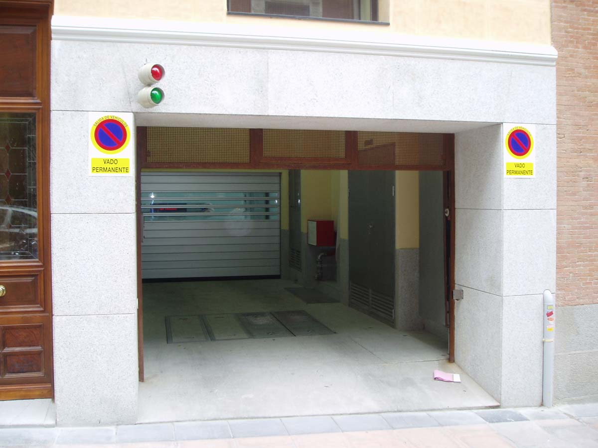 Las puertas de garaje en Madrid más vendidas - Puertas MOLPLASA