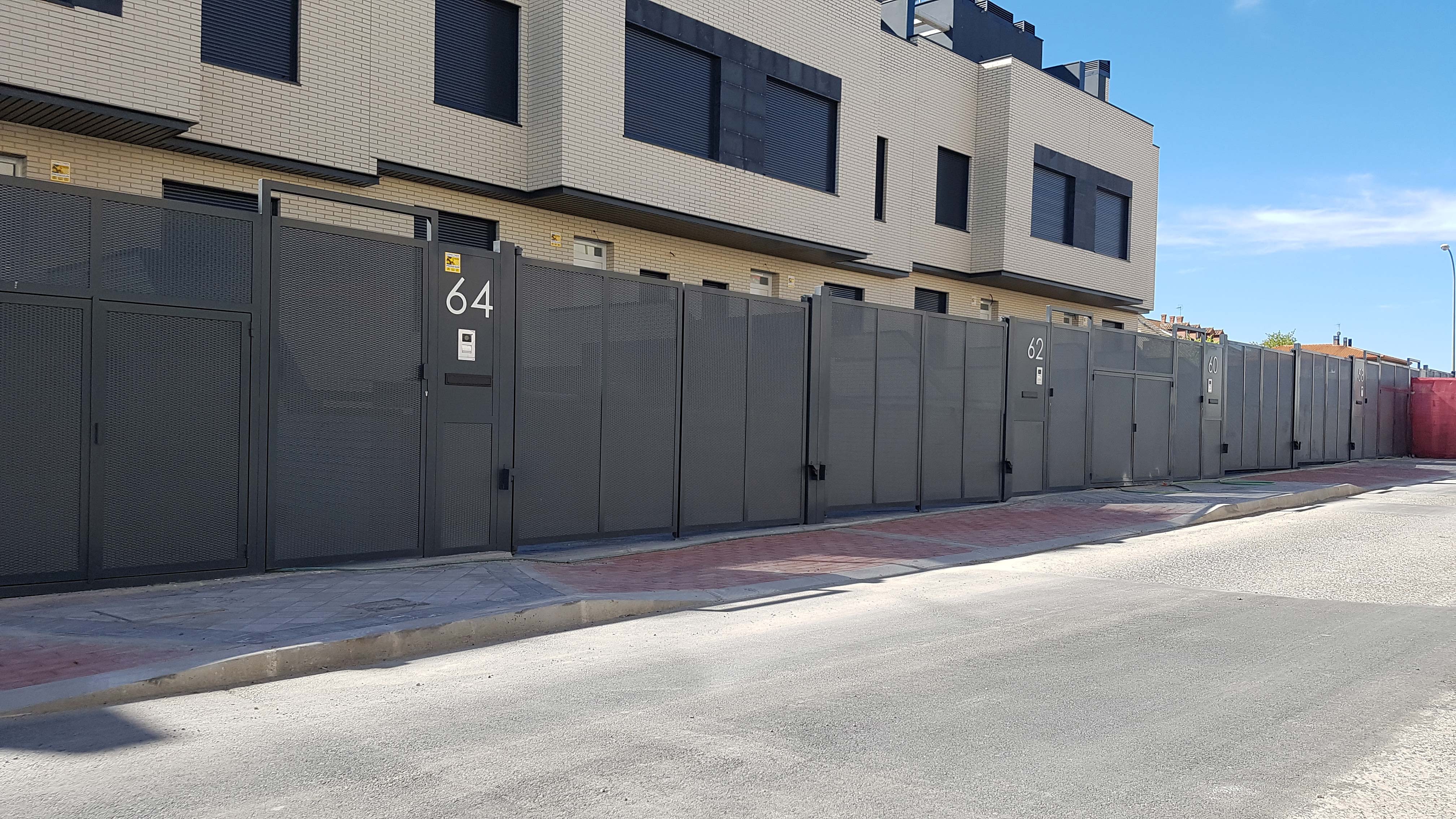 Puerta de garaje | Comprar puertas al mejor precio - Puertas MOLPLASA